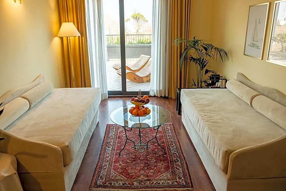 Admiral Hotel Villa Erme