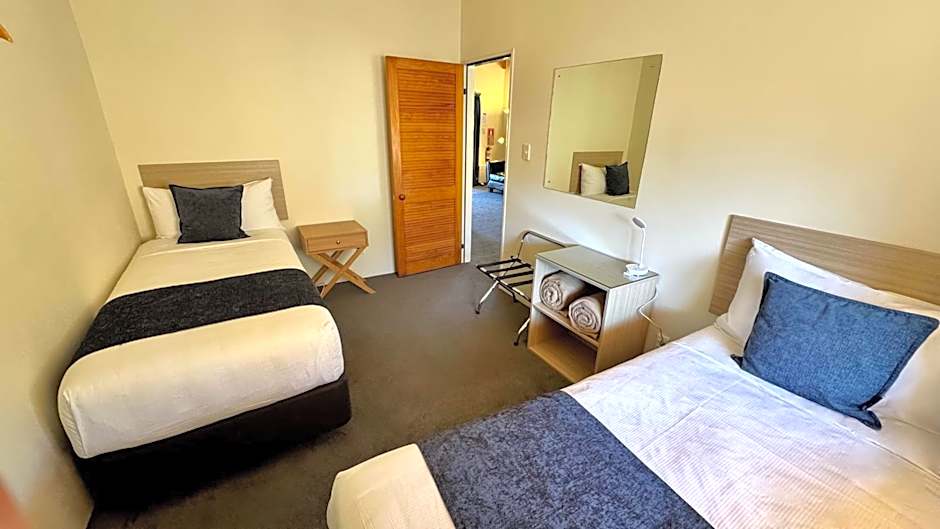 Captains Quarters Motor Inn