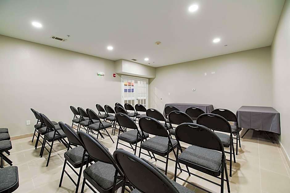 SureStay Studio by Best Western Conroe Downtown