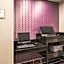 La Quinta Inn & Suites by Wyndham Louisville East