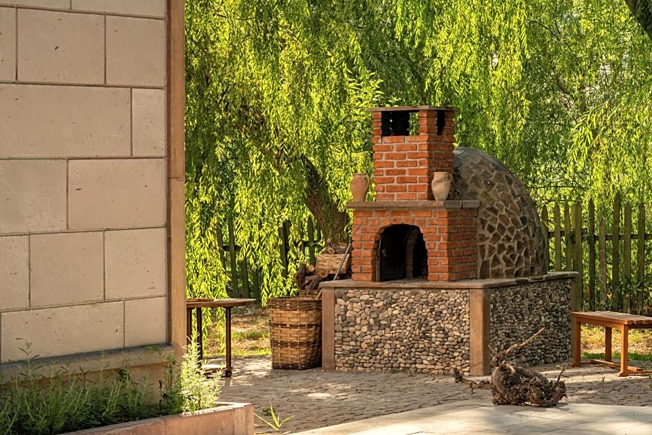 SUNOLUS VINEYARDHOUSe