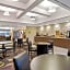 La Quinta Inn & Suites by Wyndham Visalia/Sequoia Gateway