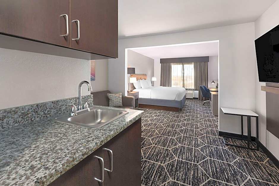 La Quinta Inn & Suites by Wyndham Meridian