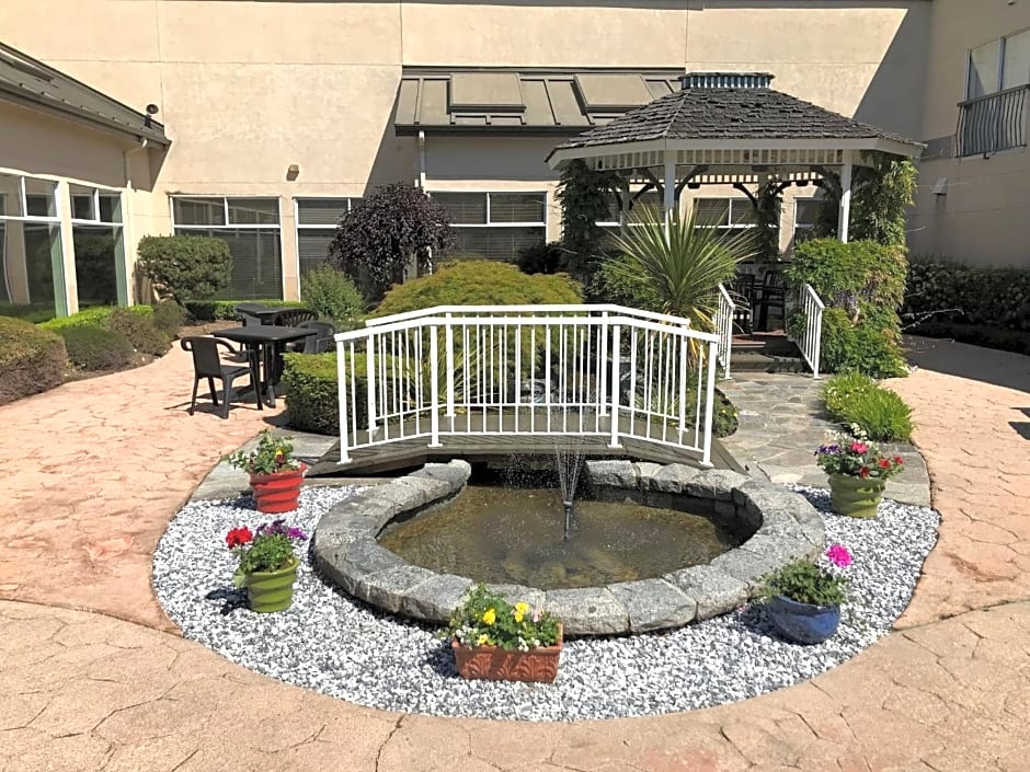 Powell River Town Centre Hotel