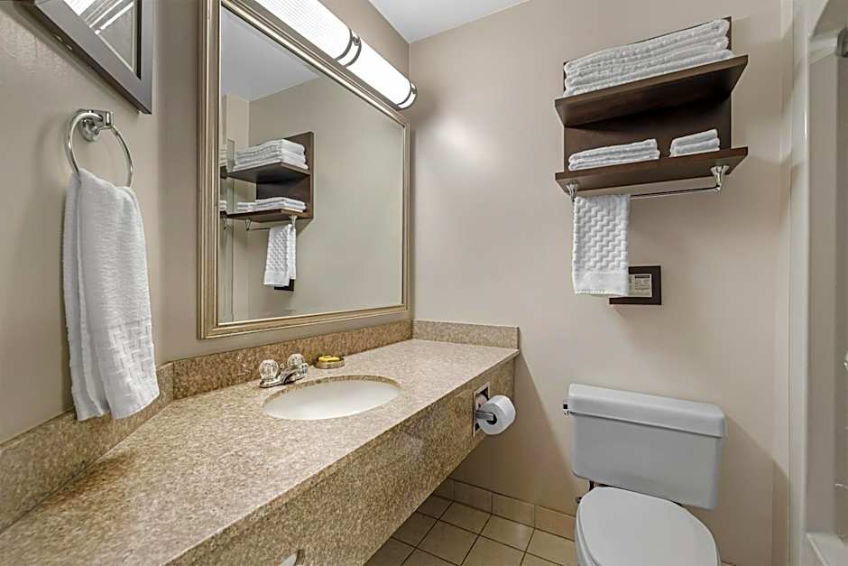 Best Western Plus Stoneridge Inn And Conference Centre