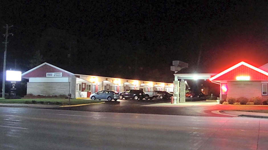 Pinconning Trail Inn Motel