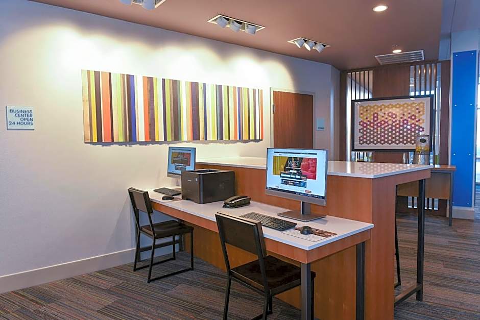 Holiday Inn Express And Suites MADISONVILLE By IHG