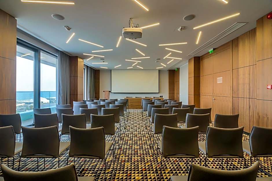 Nyota Hotel & Conference Center