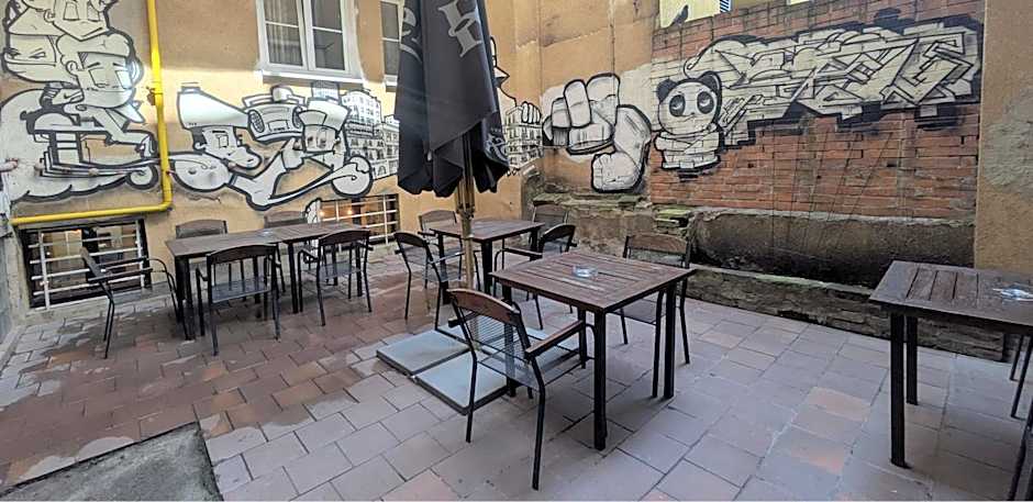 Clown and Bard Hostel