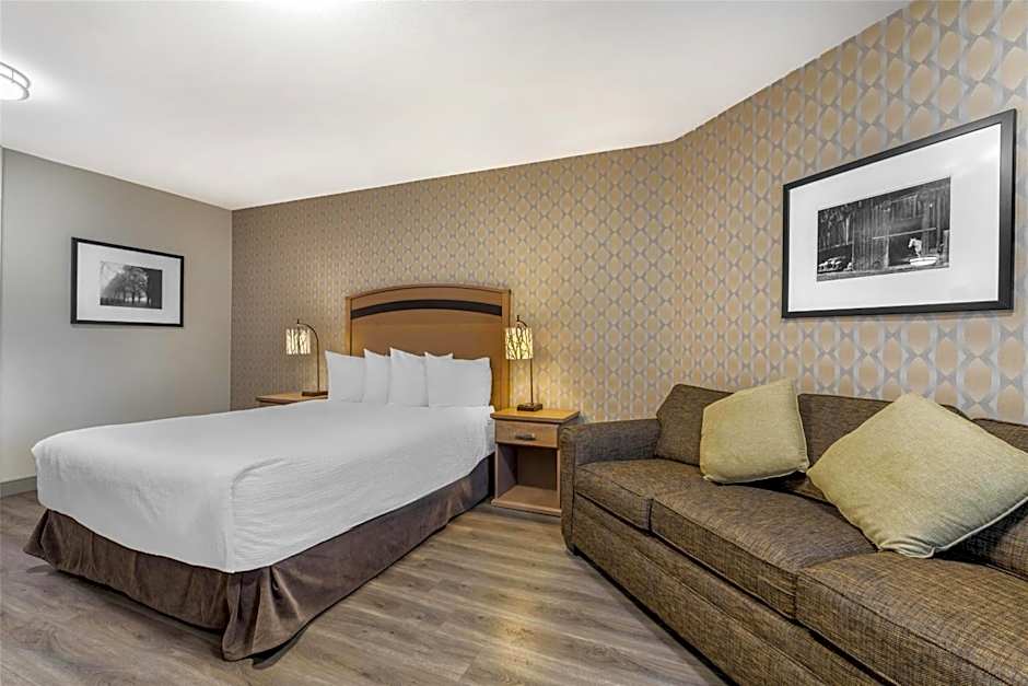 Best Western Plus Country Meadows Inn