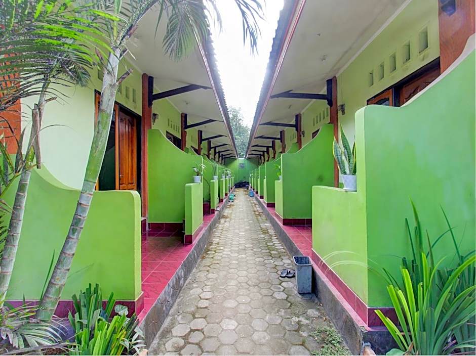 OYO Life 92829 Kos Insan Madani