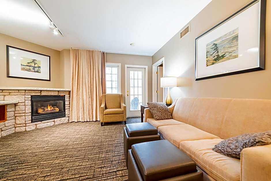 Horseshoe Valley Suites - The Azure