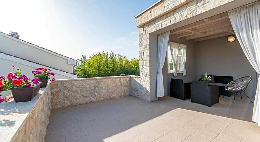 Villa Kirsten with heated pool, jacuzzi and sauna - by TA Leut Agency