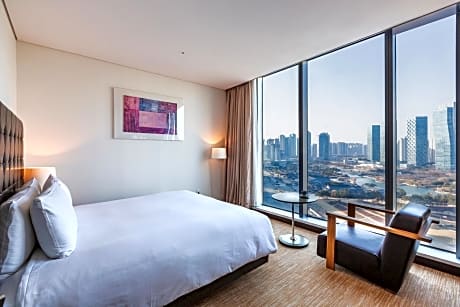 Deluxe Double Room with Park View