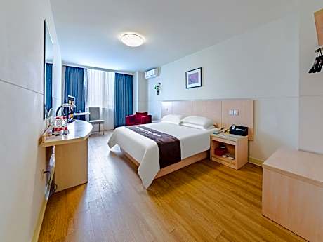 WH - Deluxe Bed Room