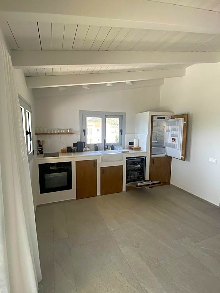 Evia Bay Suites and Retreats