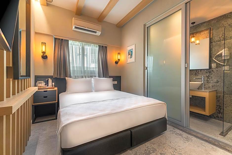 Isola 12 Hotel