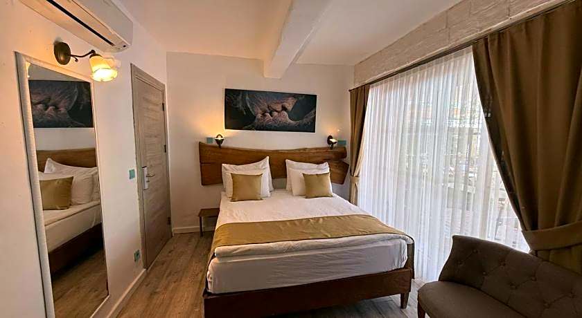 Rebetiko Hotel