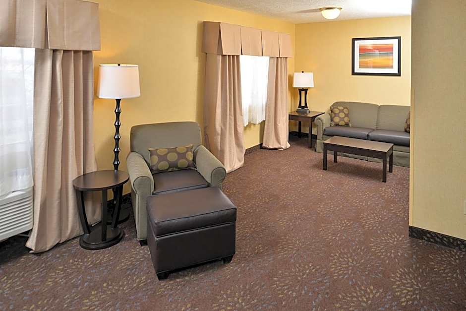 Holiday Inn Express Hotel & Suites Charlotte By IHG