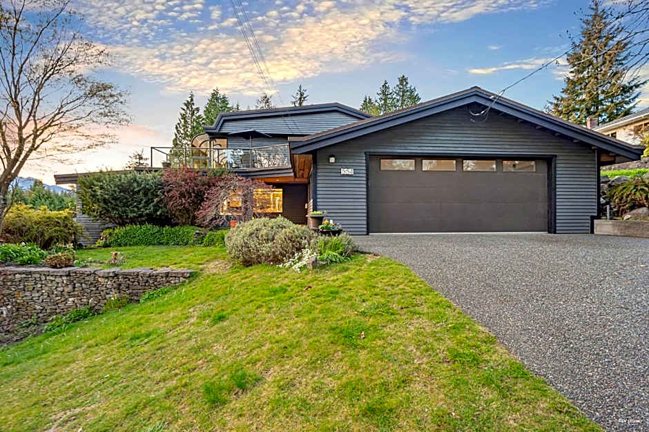 Cypress: Private Bedroom/Bathroom/Office, with Shared Pool, Hot tub