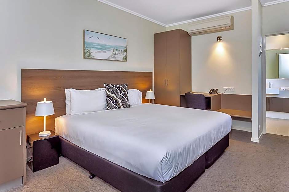 New Haus by Hougoumont Hotel, former Bannister 22