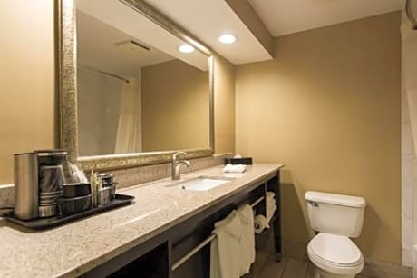 Exterior King Room - Mobility Access/Non-Smoking