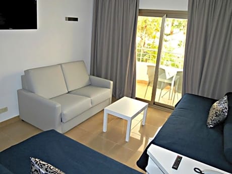 STUDIO TRIPLE SPA ACCESS