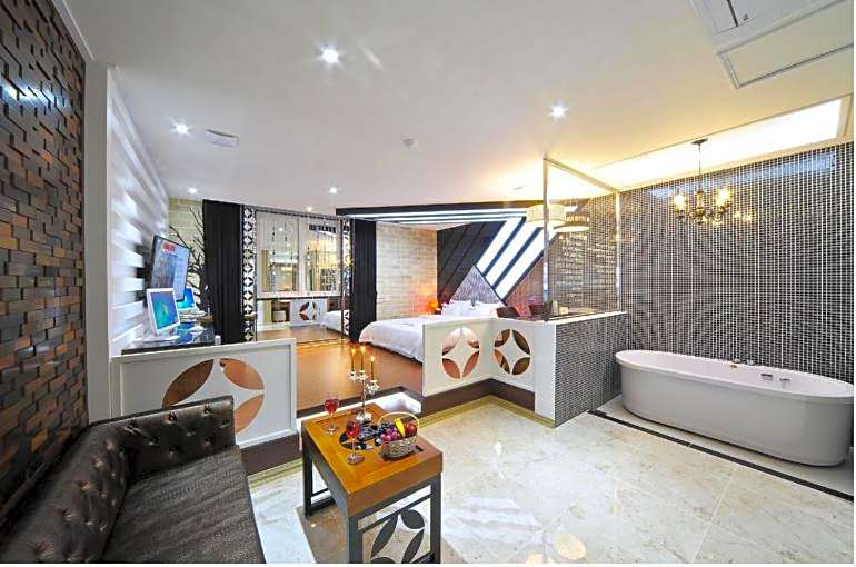Mokpo Myeongpum Hotel