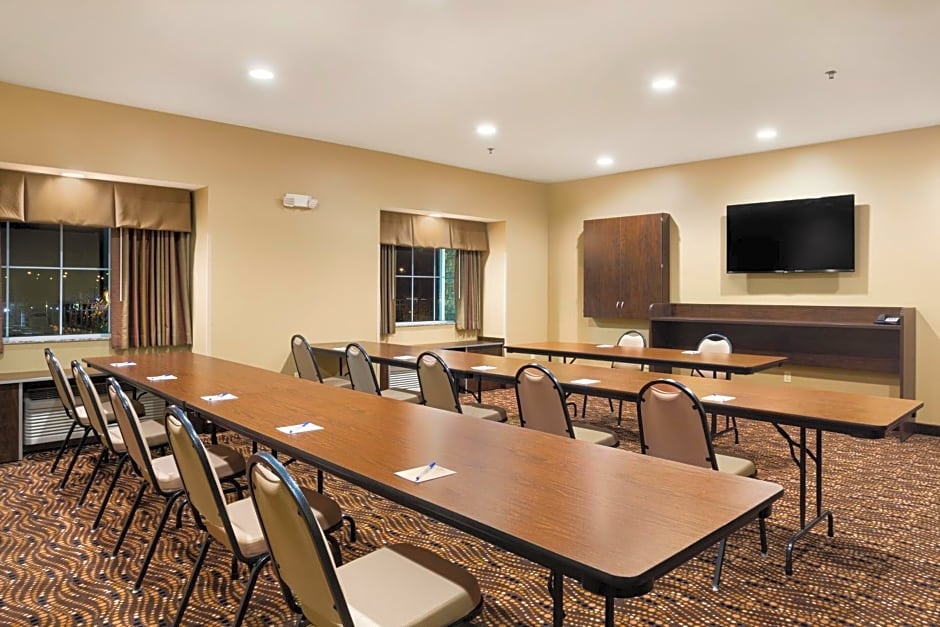 Microtel Inn & Suites By Wyndham Cambridge