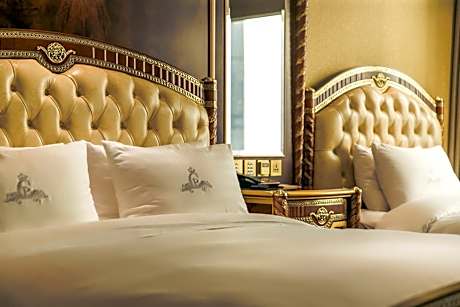 Deluxe Family Twin Room