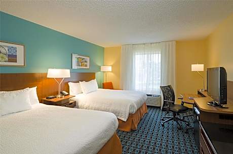 Queen Rooms with Two Queen Beds - Non-Smoking