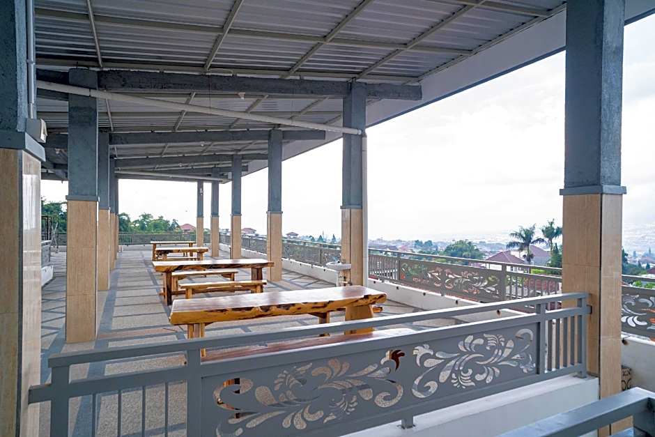 Urbanview Hotel Sky Batu Malang by RedDoorz