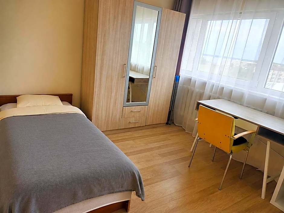 Bright & Peaceful Room Near Old Town