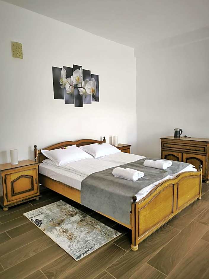 Adriana Touristik Hostel 3 Stele Arad