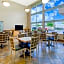Super 8 by Wyndham Madison South