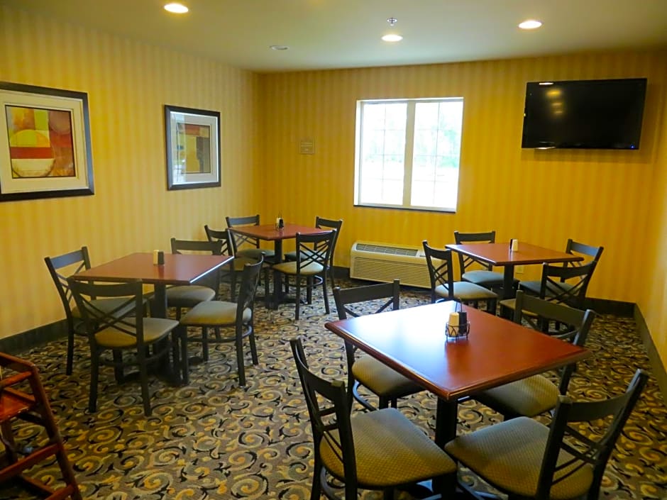 Cobblestone Inn & Suites - Brillion