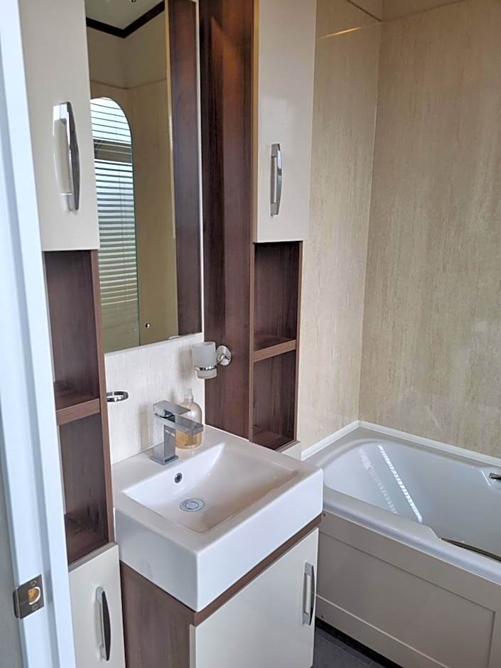 Pemberton Arrondale Lodge, Lakeside View (Haven Lakeland)