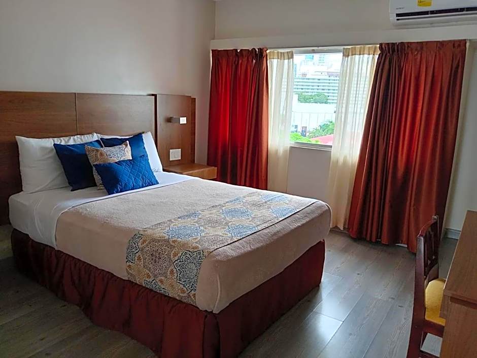 Hotel Tower House Suites