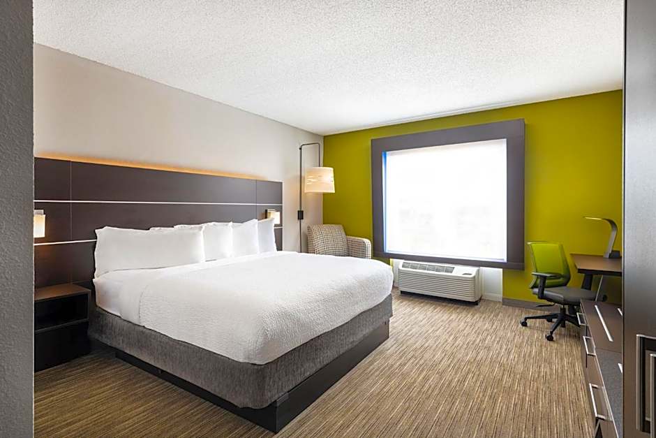 Holiday Inn Express & Suites Spring Hill By IHG