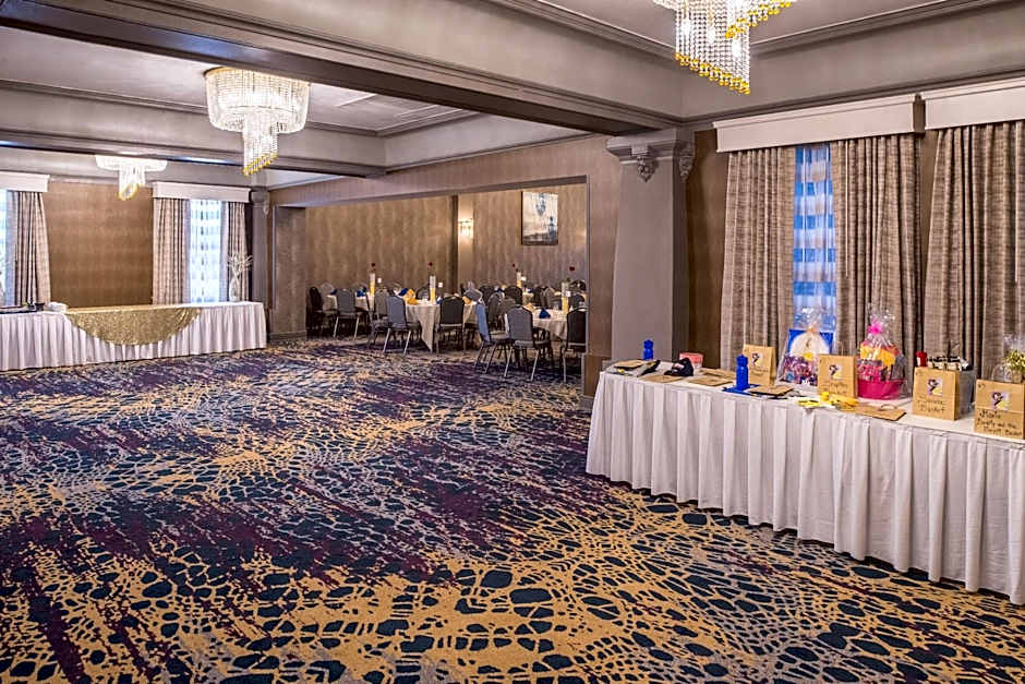 DoubleTree by Hilton Hotel Utica