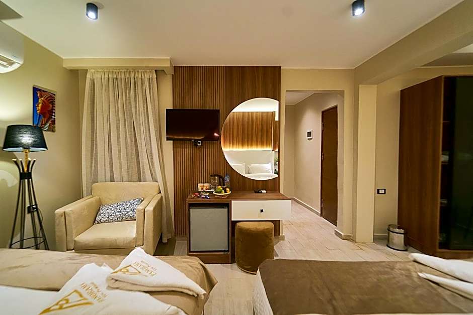 PANORAMA view pyramids