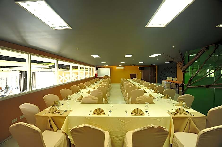 Aziza Paradise Hotel