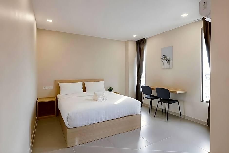 Good Nine Hotel