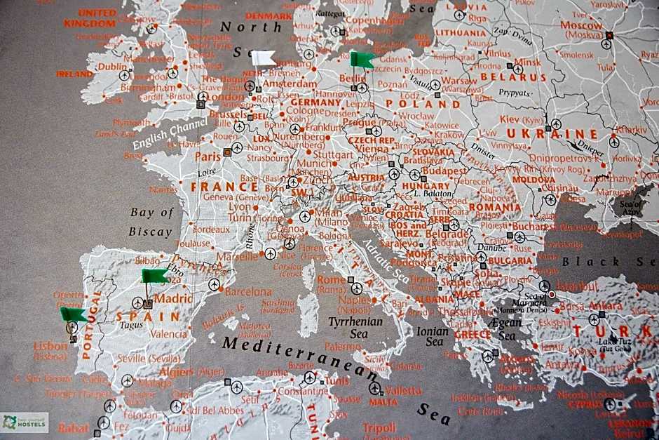 Help Yourself Hostels - Carcavelos Coast