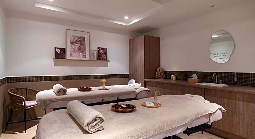 Zenitude Hotel la Valadiere, an Ascend Collection Hotel