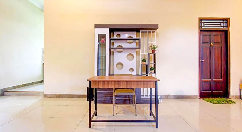 OYO 93838 Delia Inn Syariah