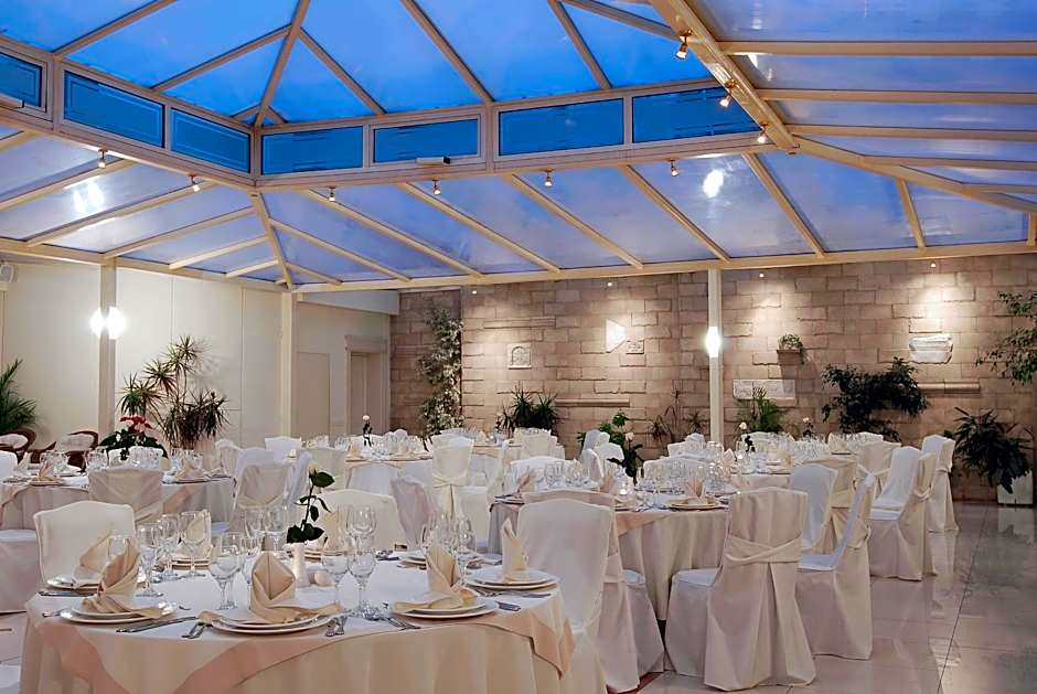 Athens Atrium Hotel & Jacuzzi Suites