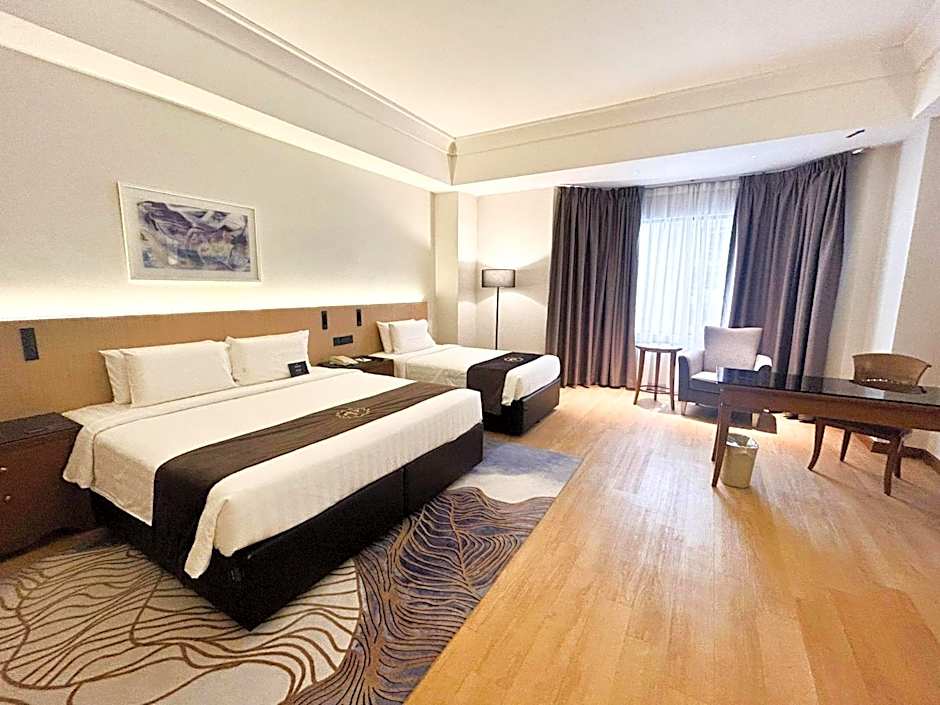 Photo 1 of 6 of Deluxe Studio 1 King Bed