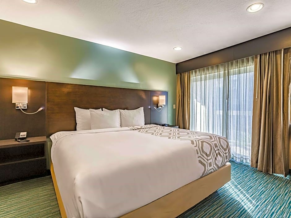 La Quinta Inn & Suites by Wyndham San Francisco Airport West