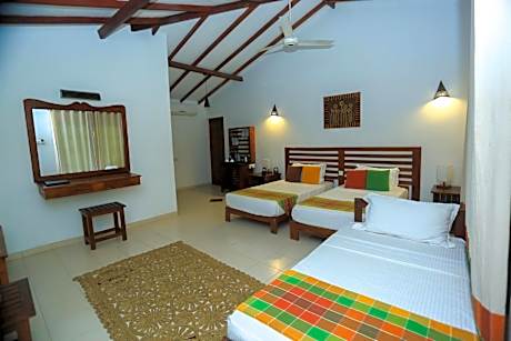 Deluxe Double or Twin Room with Garden View